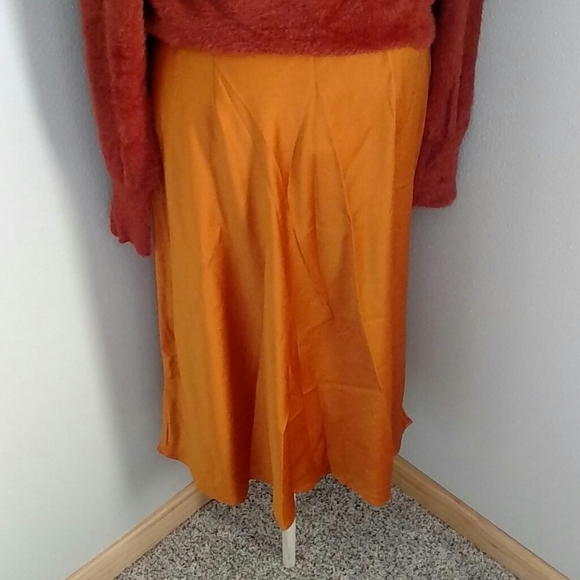 Express faux silk skirt - Picture 4 of 6